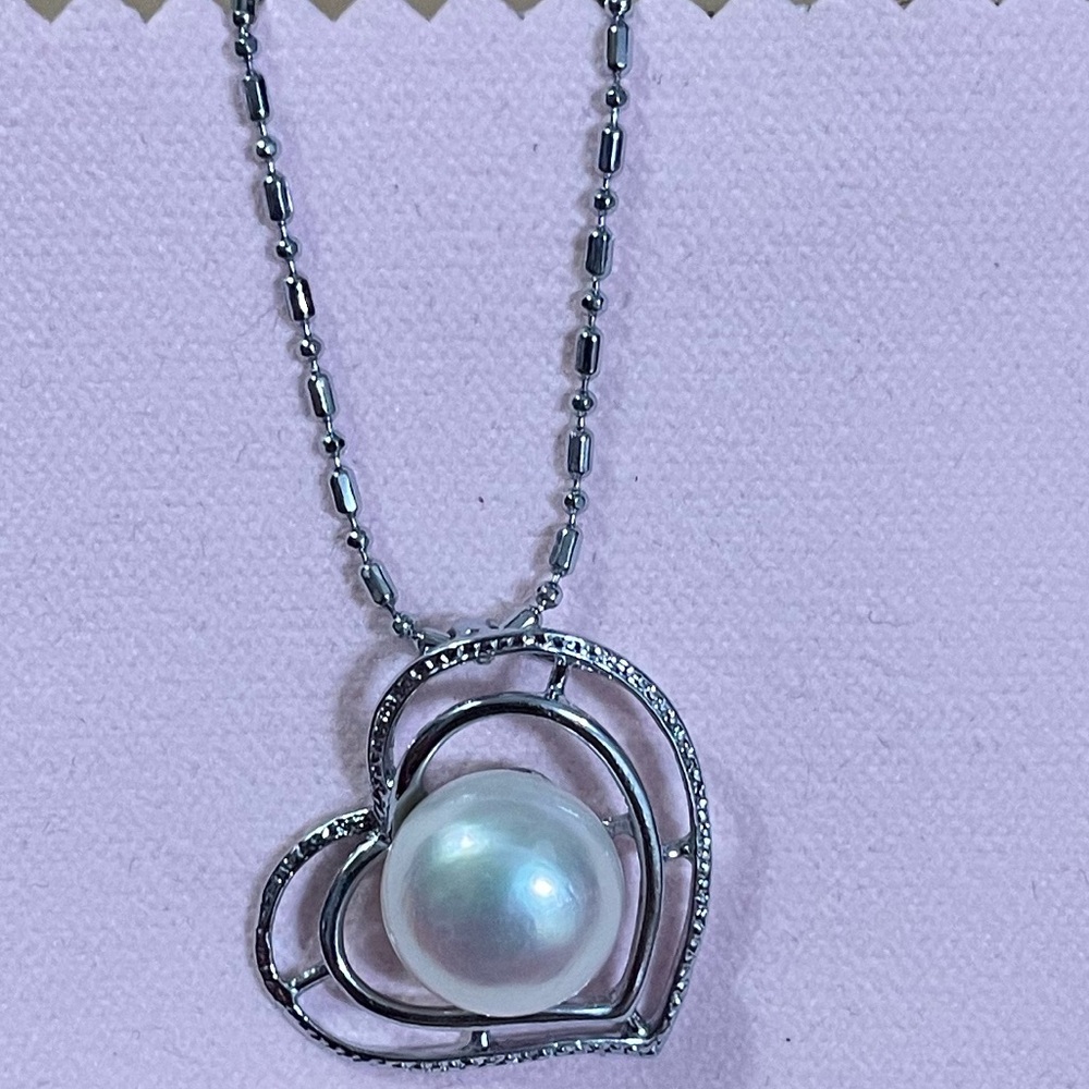 Sterling Silver White South Sea Heart Pendant Necklace with Pearl